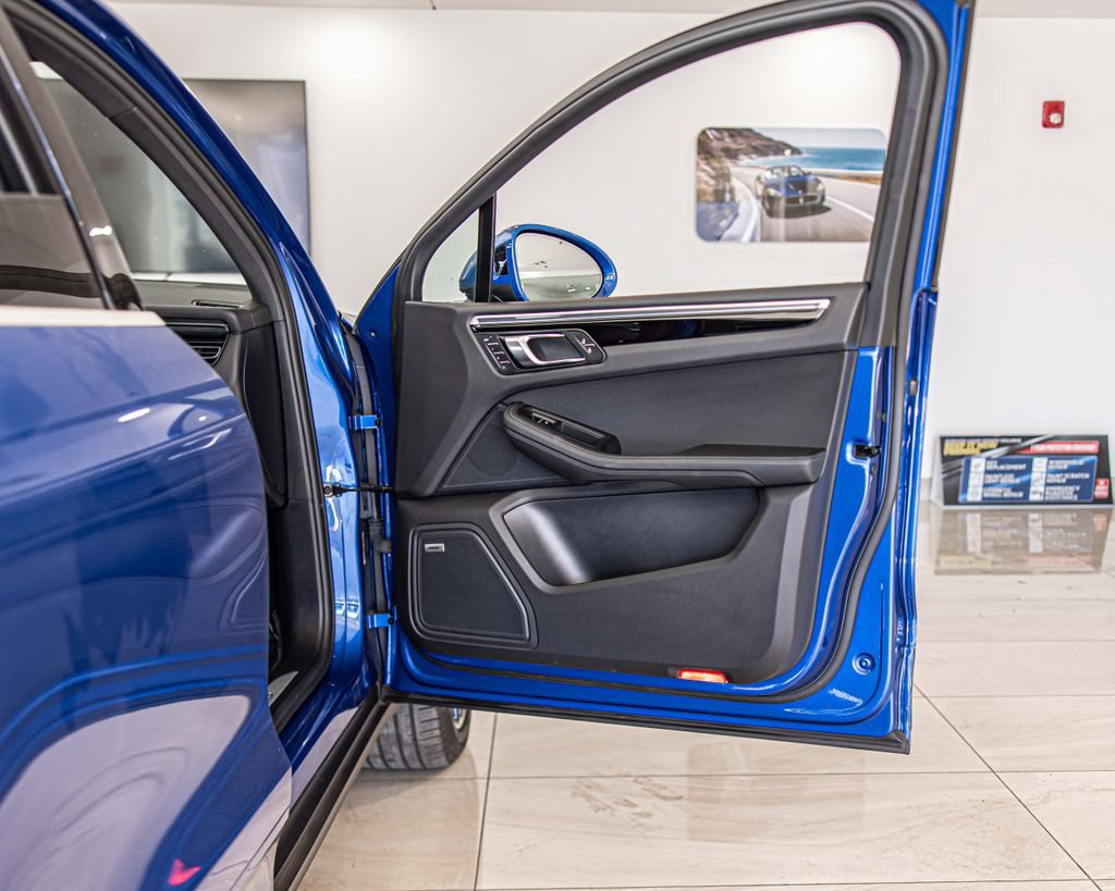 Used 2021 Porsche Macan S AWD/4WD image 42