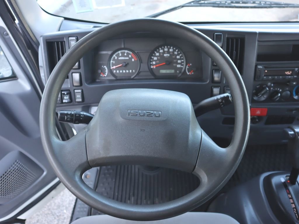 Used 2019 Isuzu NPR image 11