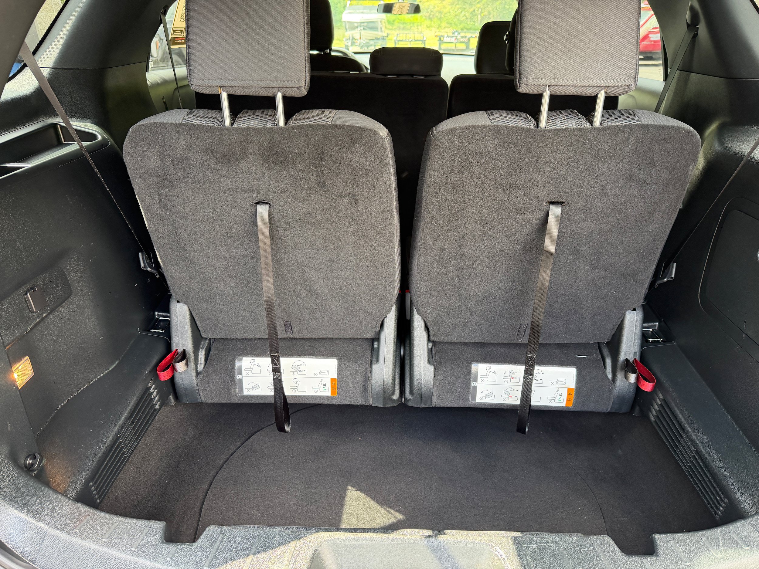 Used 2018 Ford Explorer XLT AWD/4WD image 13