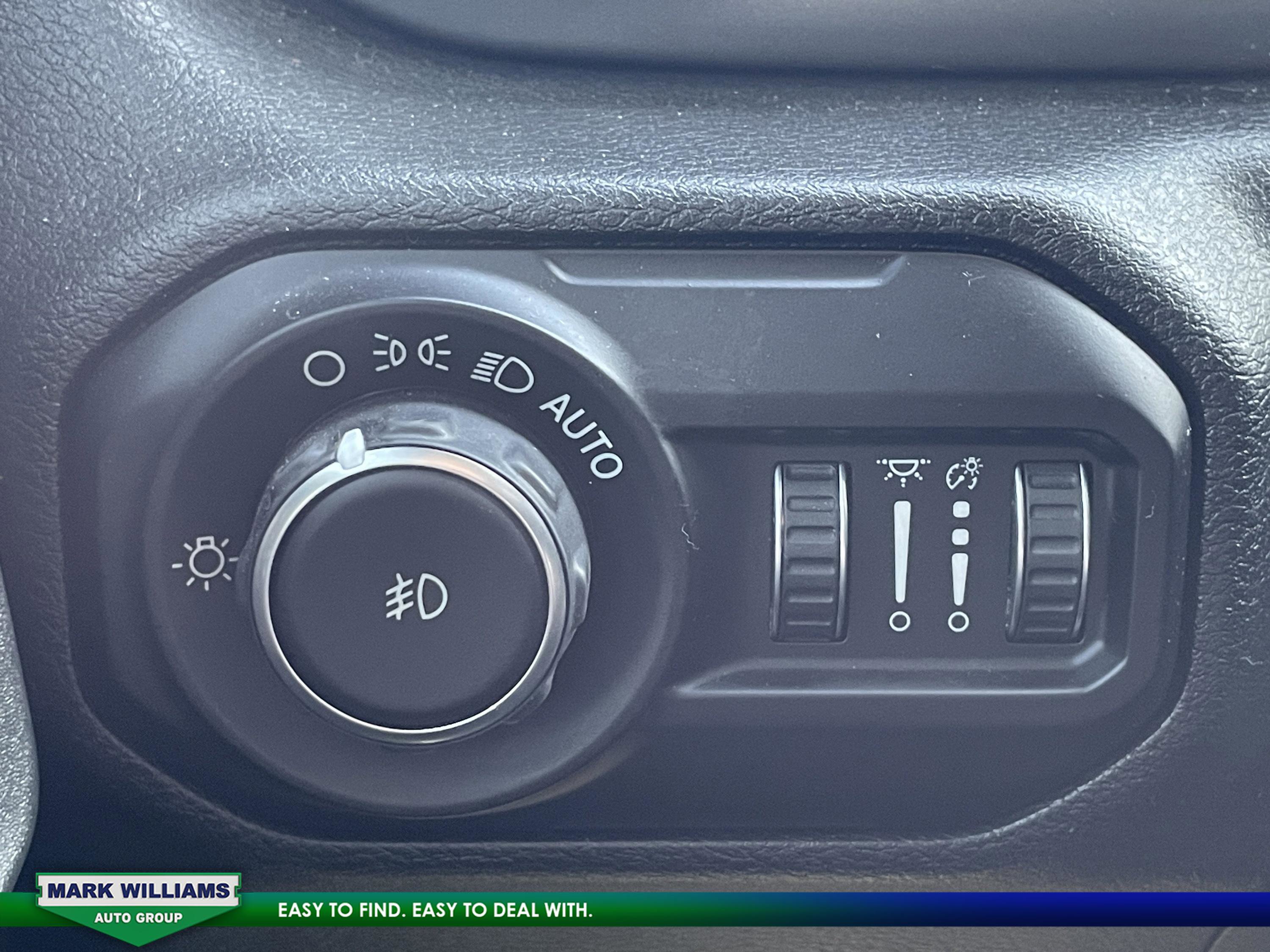 Used 2019 Jeep Wrangler Unlimited Sahara w/ Safety Group image 27