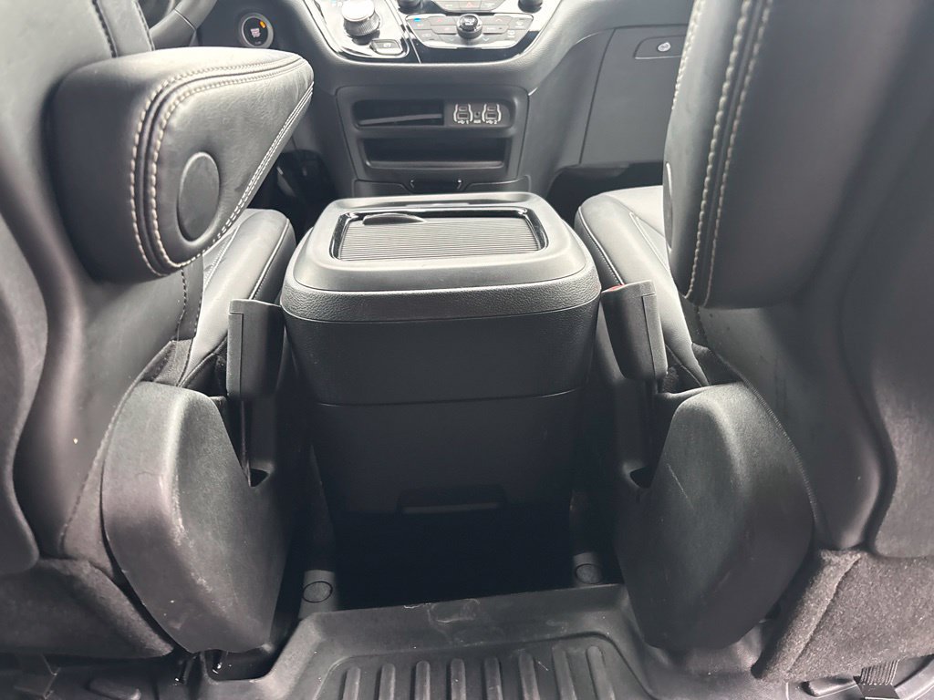 Used 2024 Chrysler Pacifica Touring-L w/ S Appearance Package FWD image 19