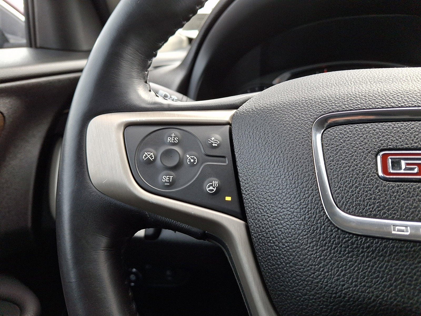 Used 2018 GMC Terrain Denali w/ Advanced Safety Package image 21
