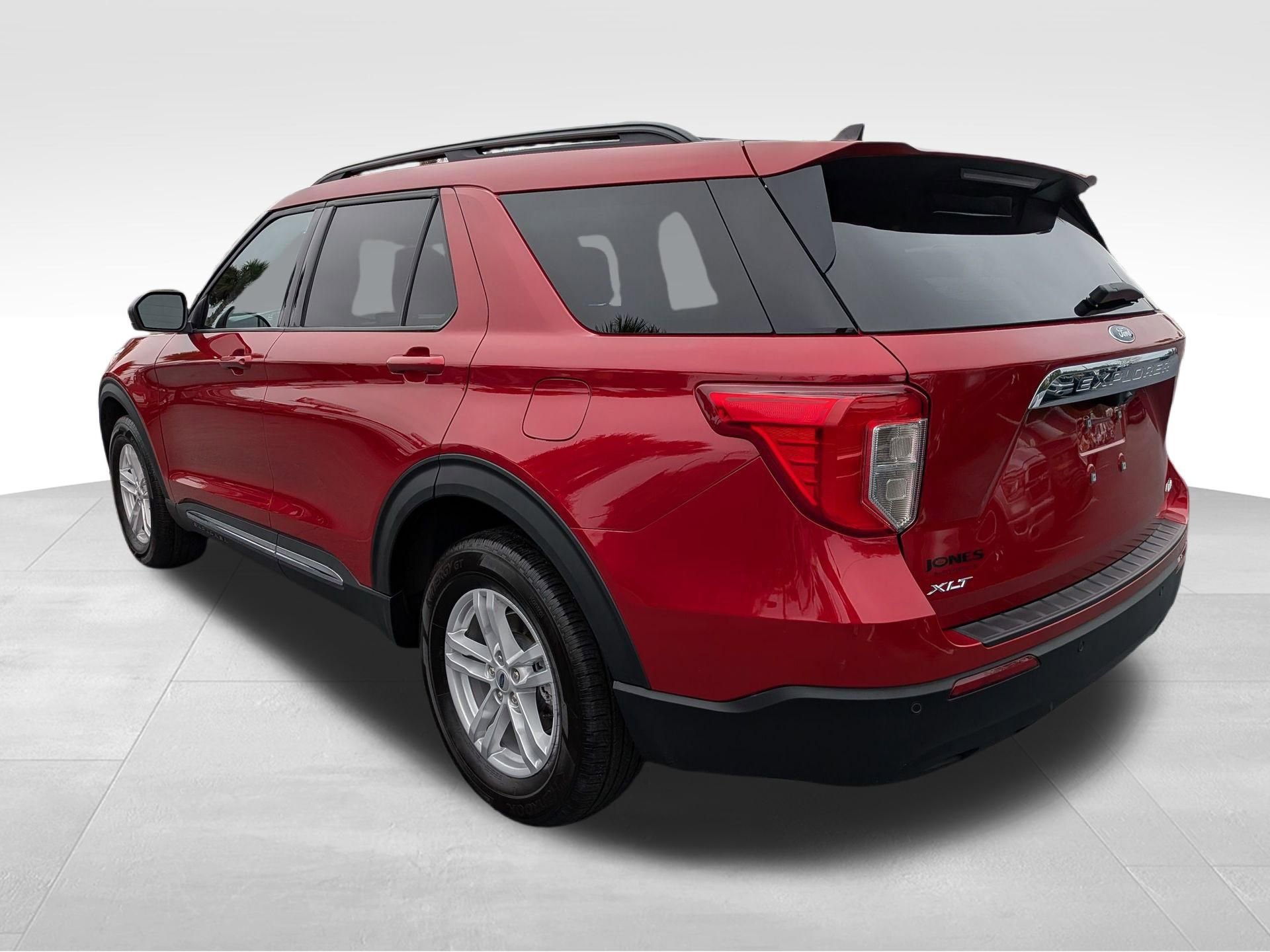 Used 2023 Ford Explorer XLT image 8