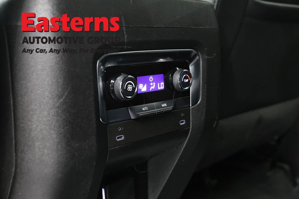 Used 2025 Chevrolet Suburban Z71 AWD/4WD image 24