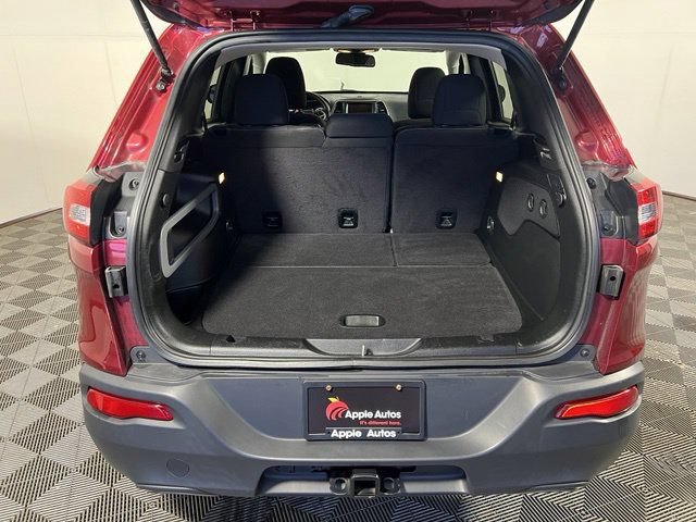 Certified 2017 Jeep Cherokee Latitude w/ Cold Weather Group AWD/4WD image 7