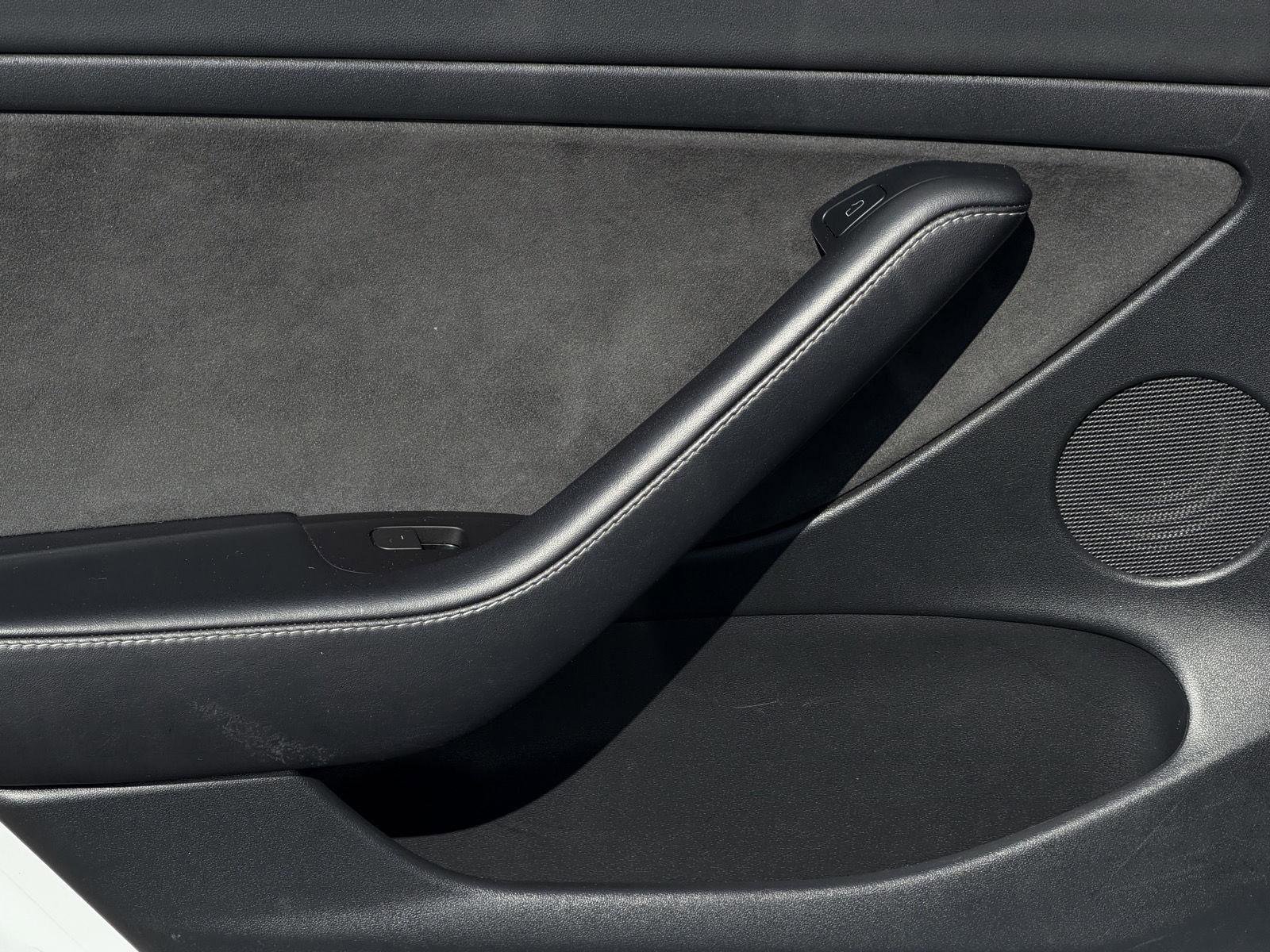 Used 2023 Tesla Model 3 Standard Range image 8