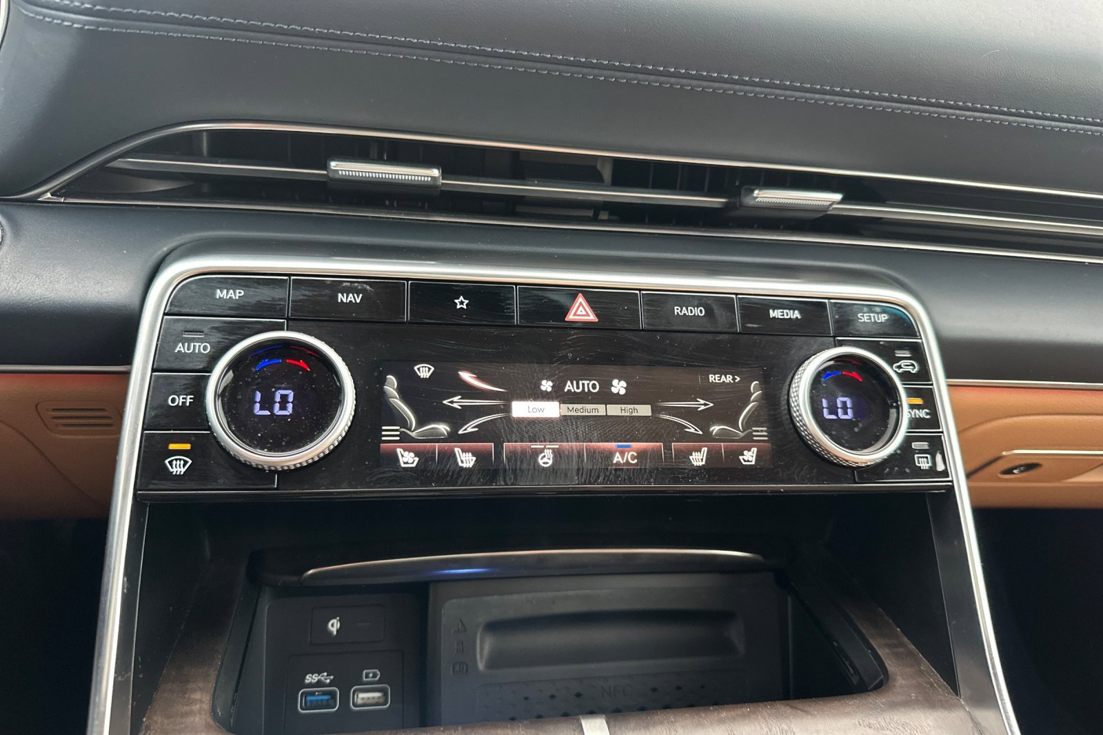 Used 2023 Genesis GV80 2.5T w/ Advanced Package image 27