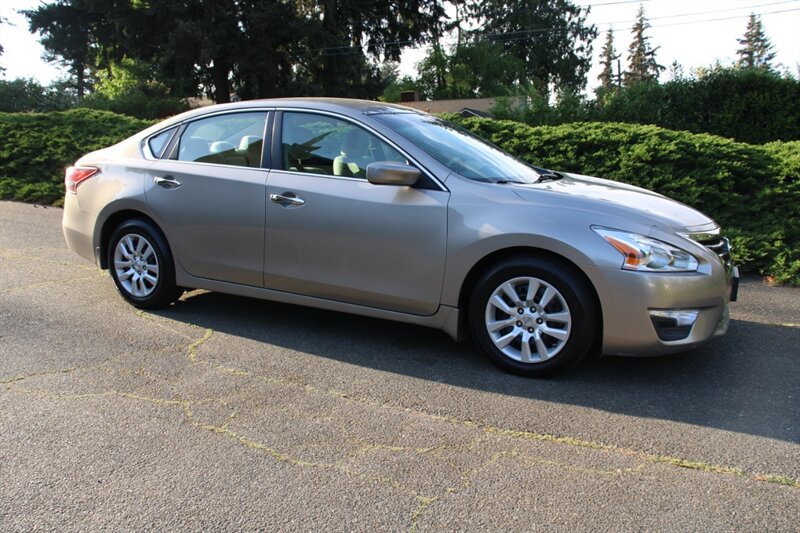 Used 2013 Nissan Altima 2.5 S FWD image 2