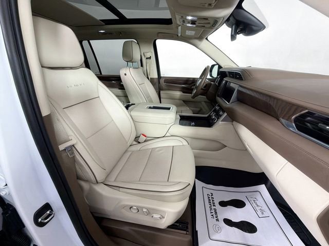 Used 2024 GMC Yukon XL Denali image 32