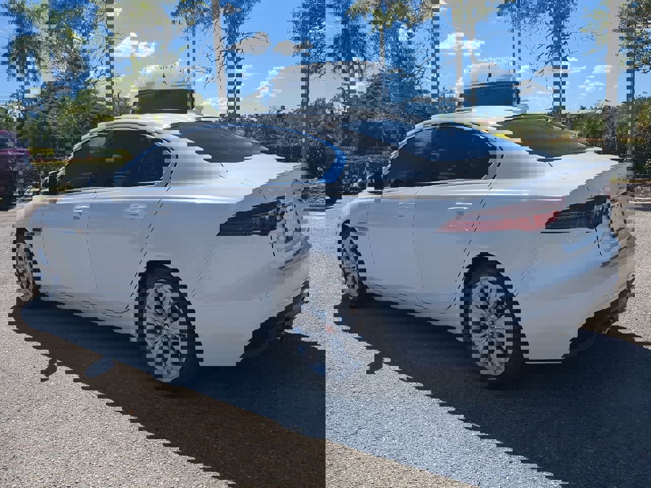 Used 2020 Jaguar XE S image 7