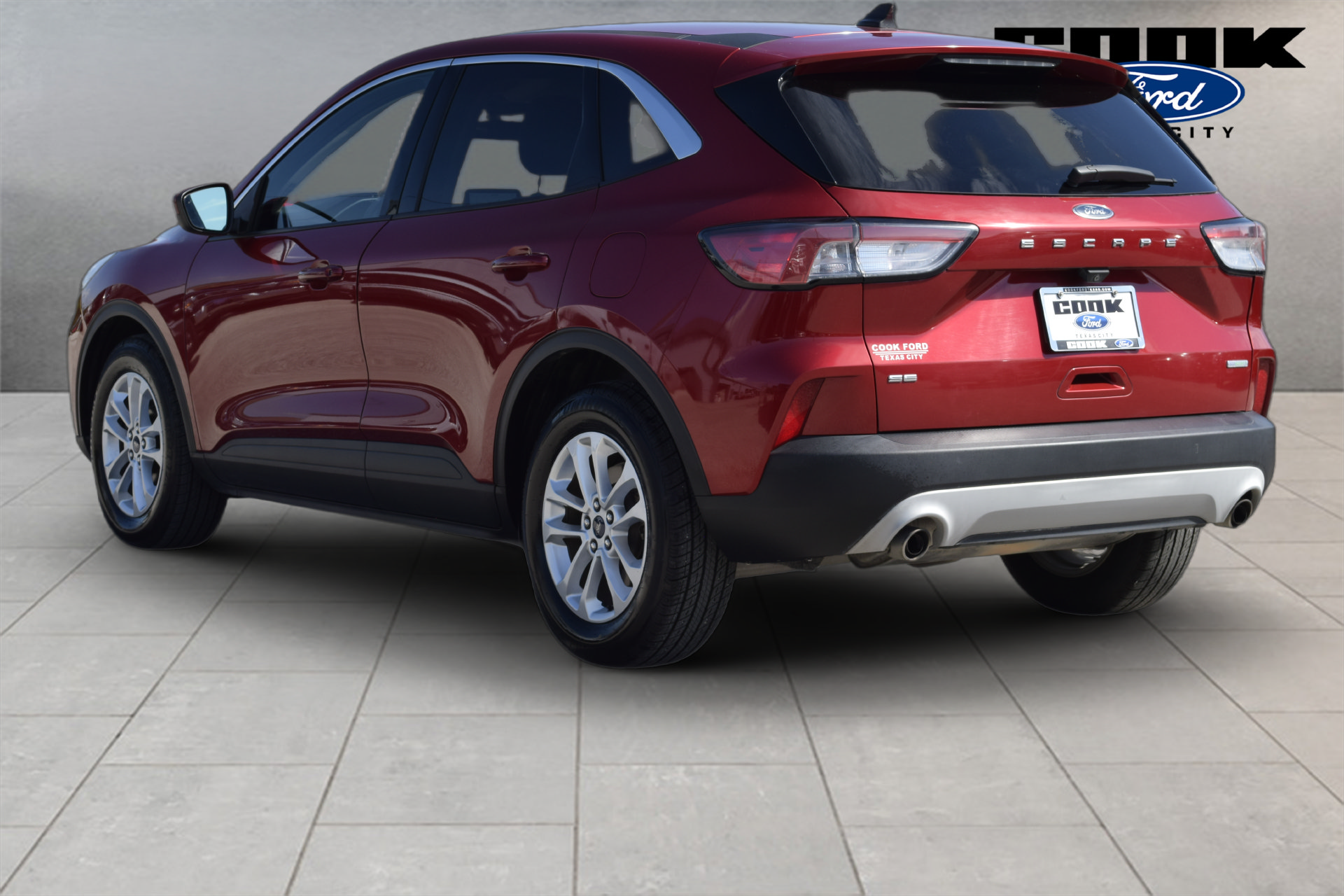 Used 2020 Ford Escape SE FWD image 4