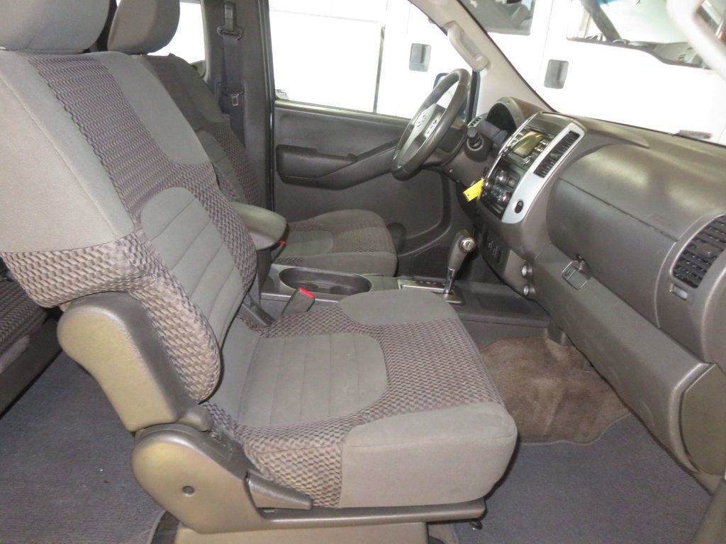 Used 2013 Nissan Frontier SV w/ SV Value Truck Pkg image 33