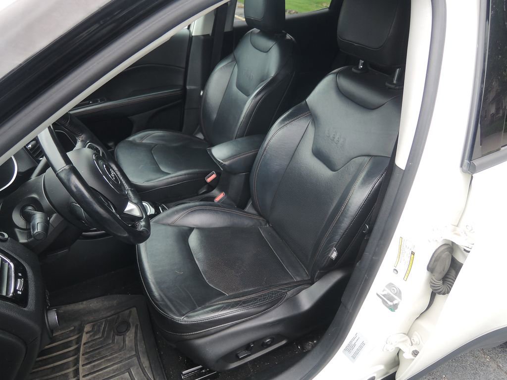 Used 2018 Jeep Compass Limited w/ Navigation Group AWD/4WD image 6