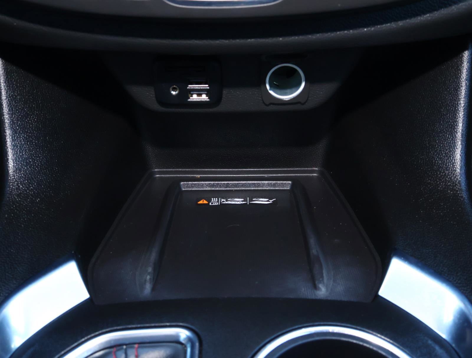 Used 2023 Chevrolet Traverse RS image 27