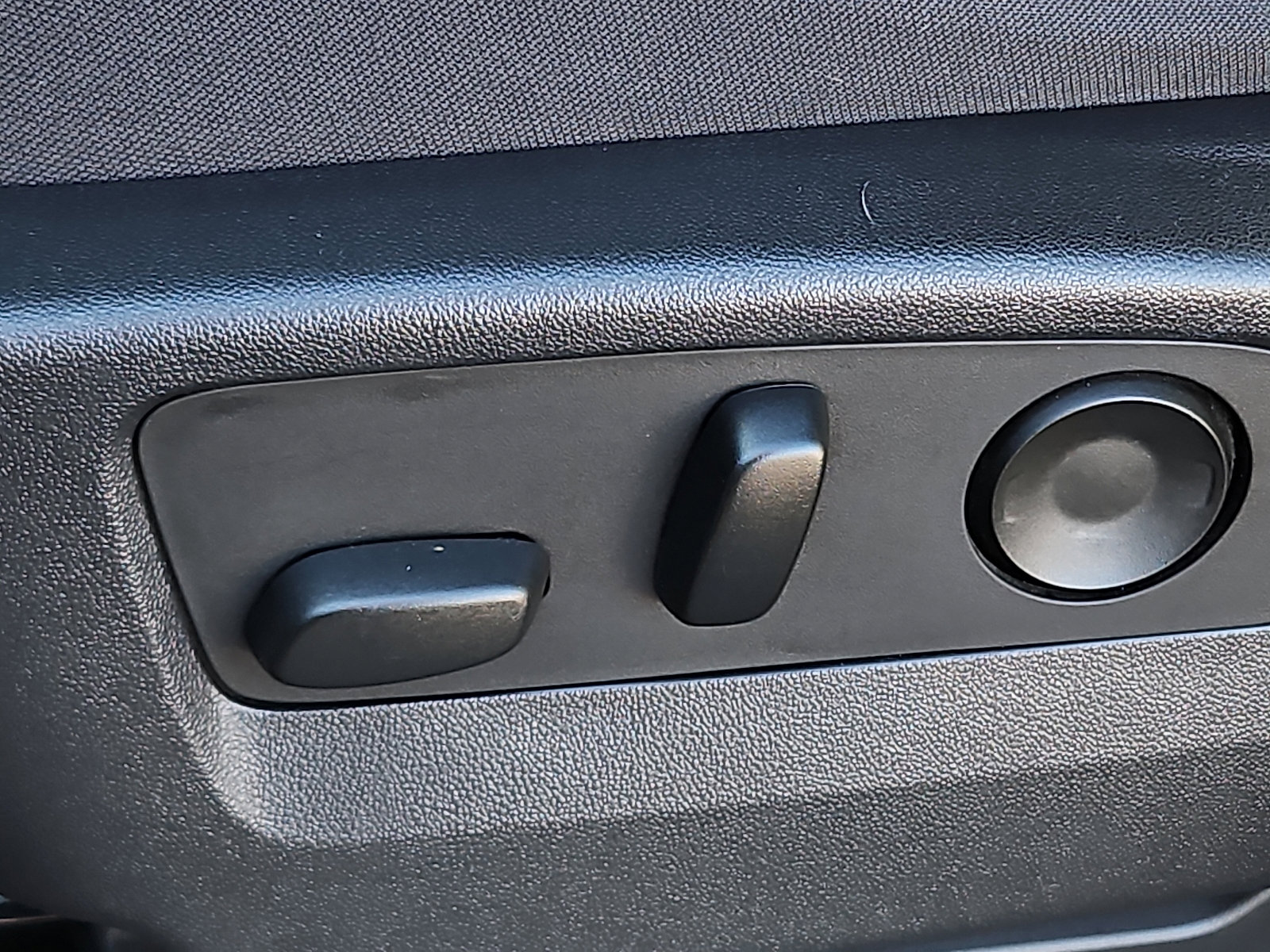 Certified 2023 Chevrolet Silverado 1500 Custom Trail Boss w/ LPO, Dark Essentials Package image 25