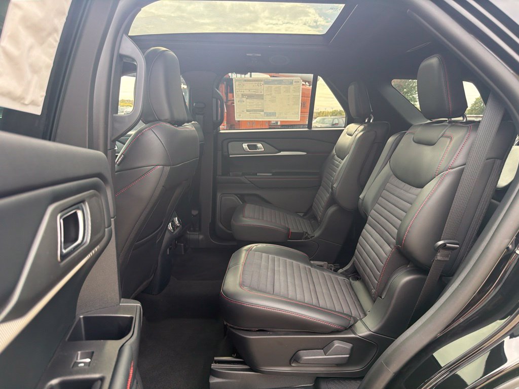New 2026 Ford Explorer ST-Line w/ ST-Line Street Pack AWD/4WD image 22