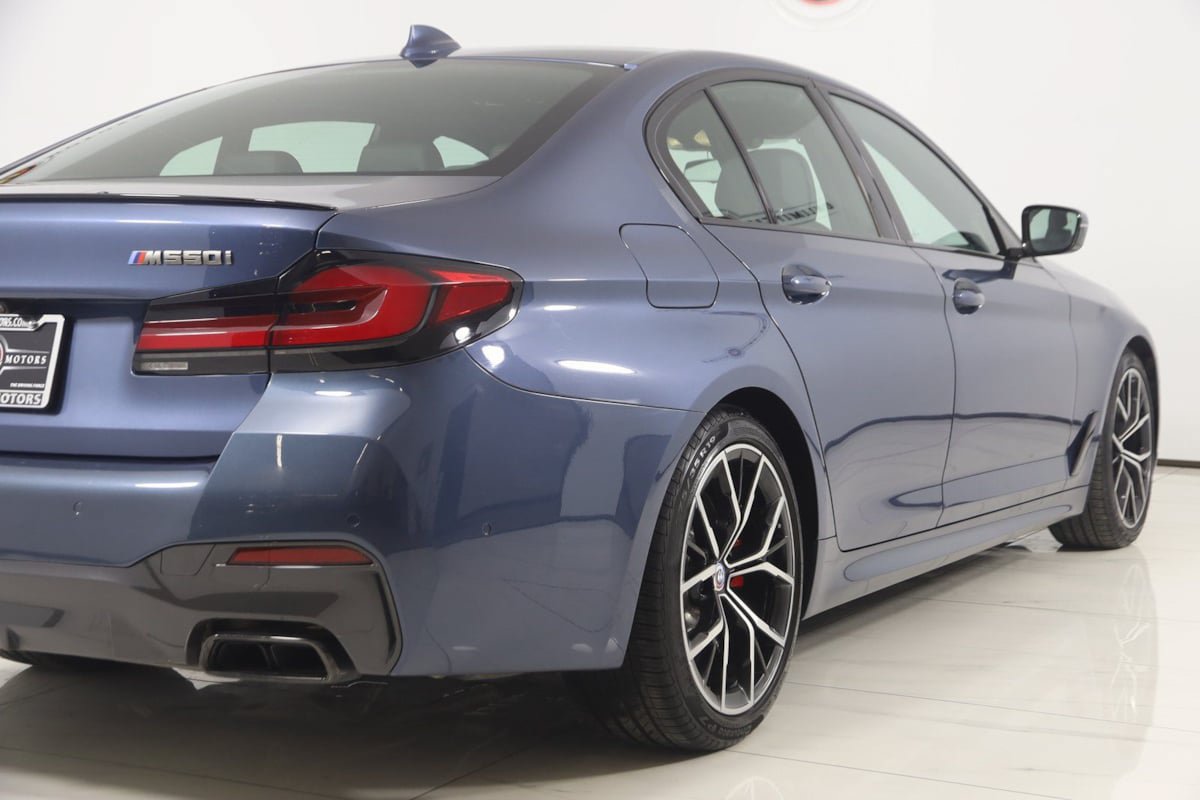 Used 2023 BMW M550i xDrive w/ Executive Package AWD/4WD image 57