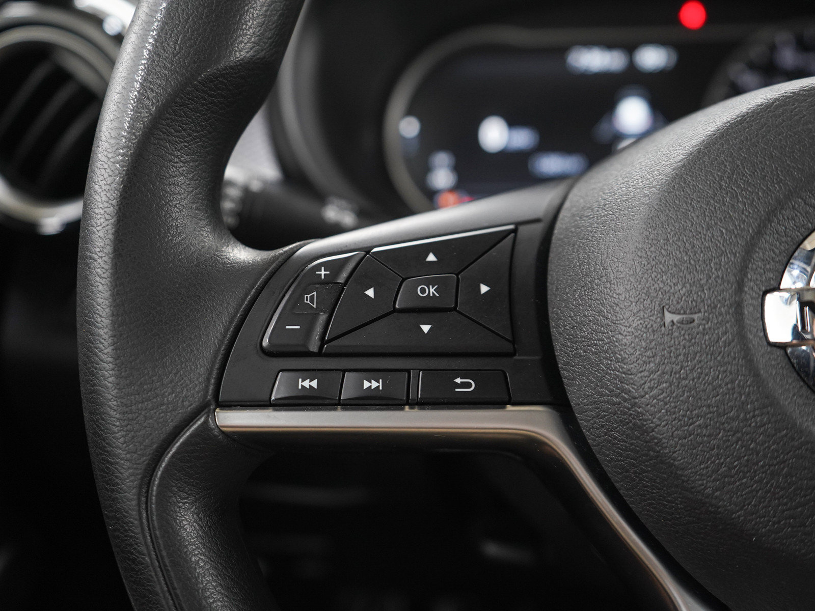 Used 2019 Nissan Kicks SV FWD image 24