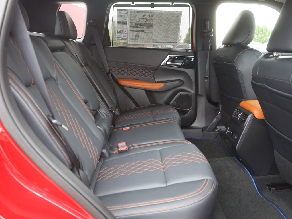 New 2025 Mitsubishi Outlander SEL image 19