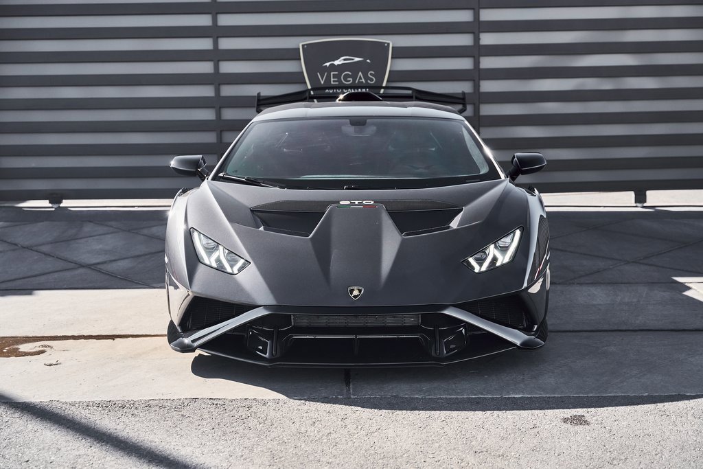 Used 2023 Lamborghini Huracan STO image 22