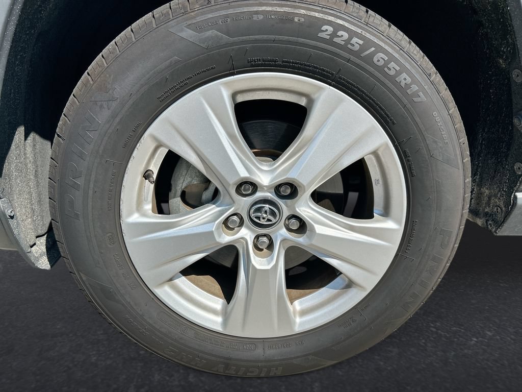 Used 2020 Toyota RAV4 XLE FWD image 10