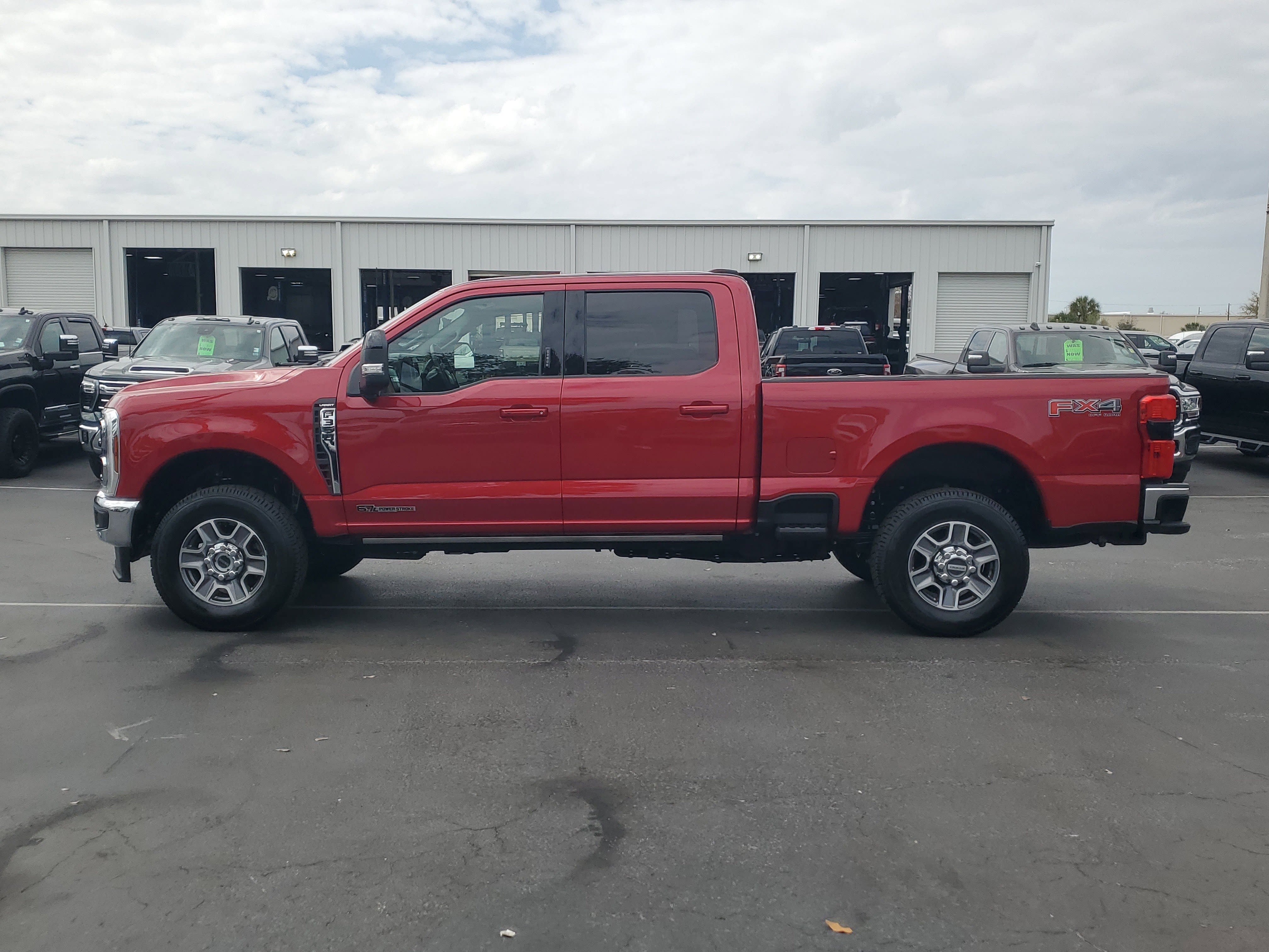 Used 2024 Ford F350 Lariat w/ Lariat Ultimate Package AWD/4WD image 7