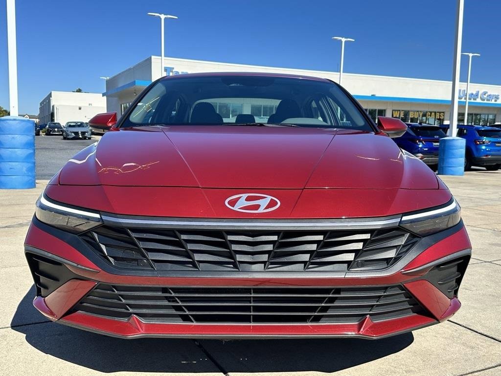 Used 2024 Hyundai Elantra SEL image 2