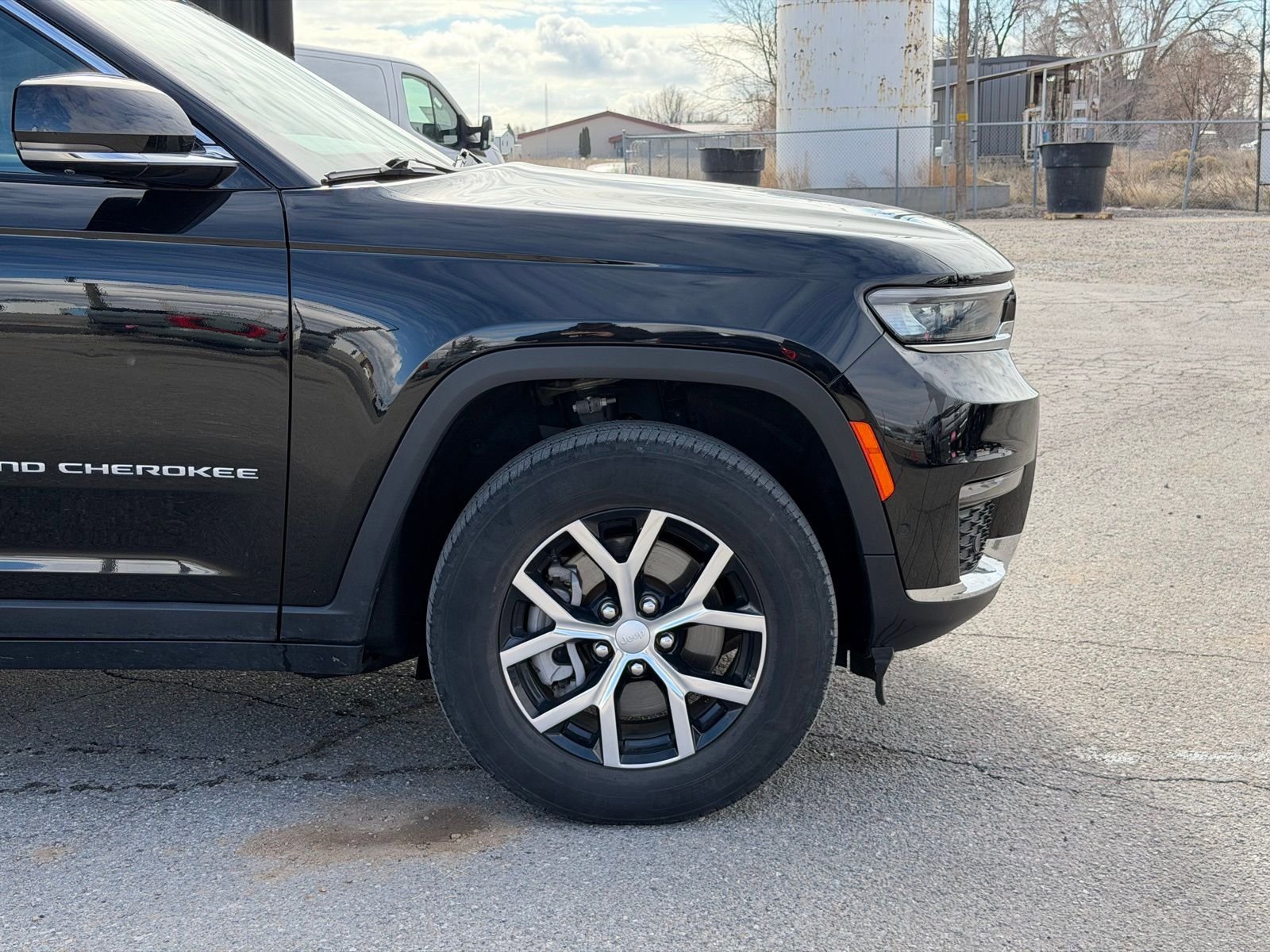 Used 2024 Jeep Grand Cherokee L Limited w/ Luxury Tech Group II image 4
