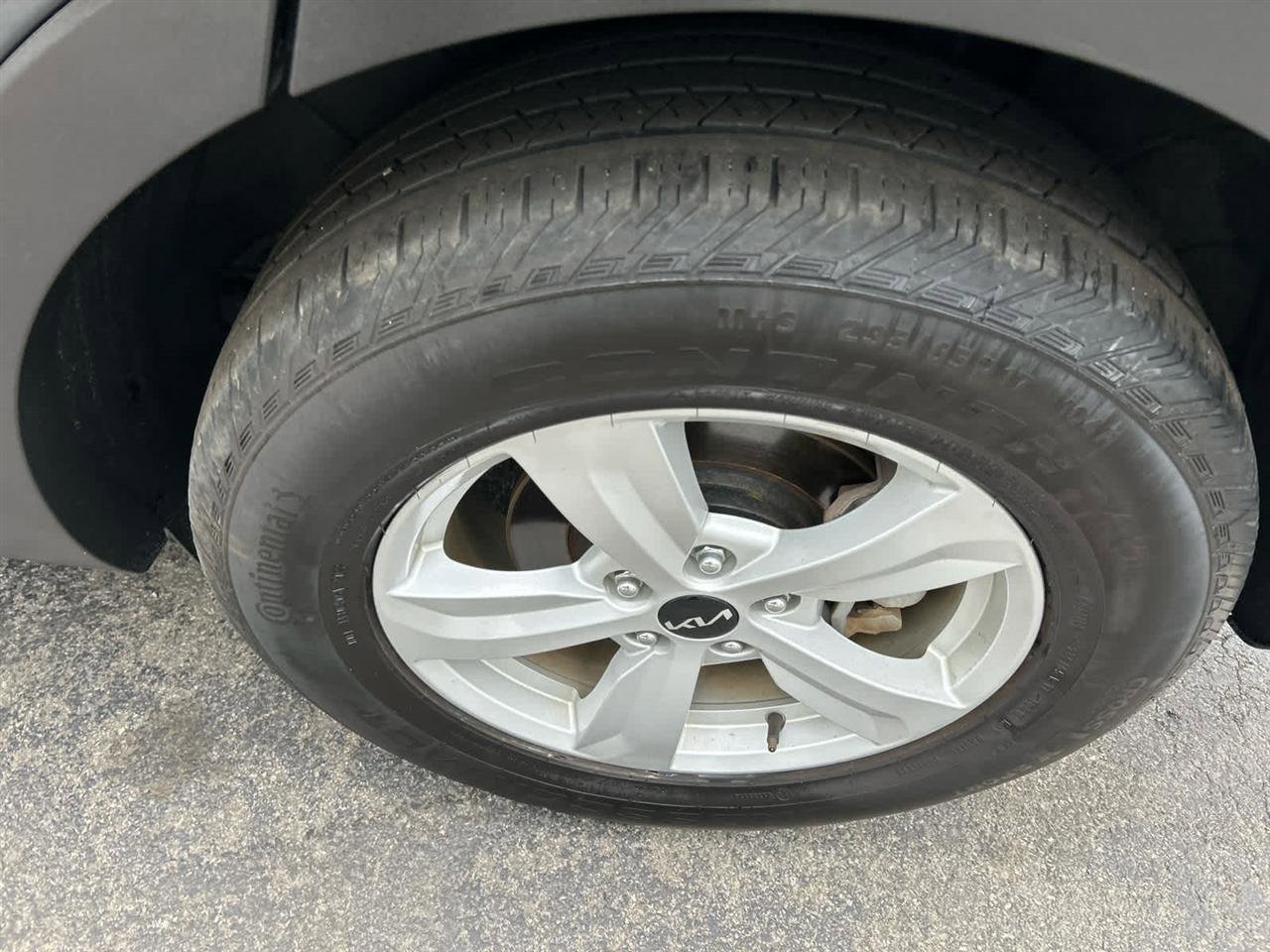 Used 2023 Kia Sorento LX FWD image 12