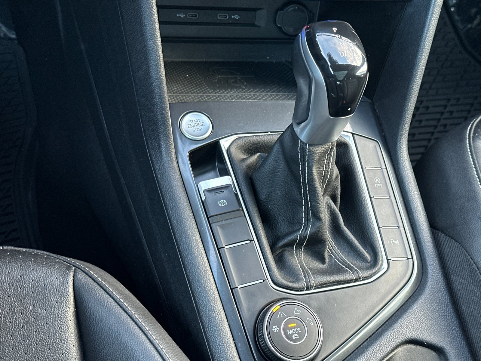 Used 2022 Volkswagen Tiguan SE R-Line image 21