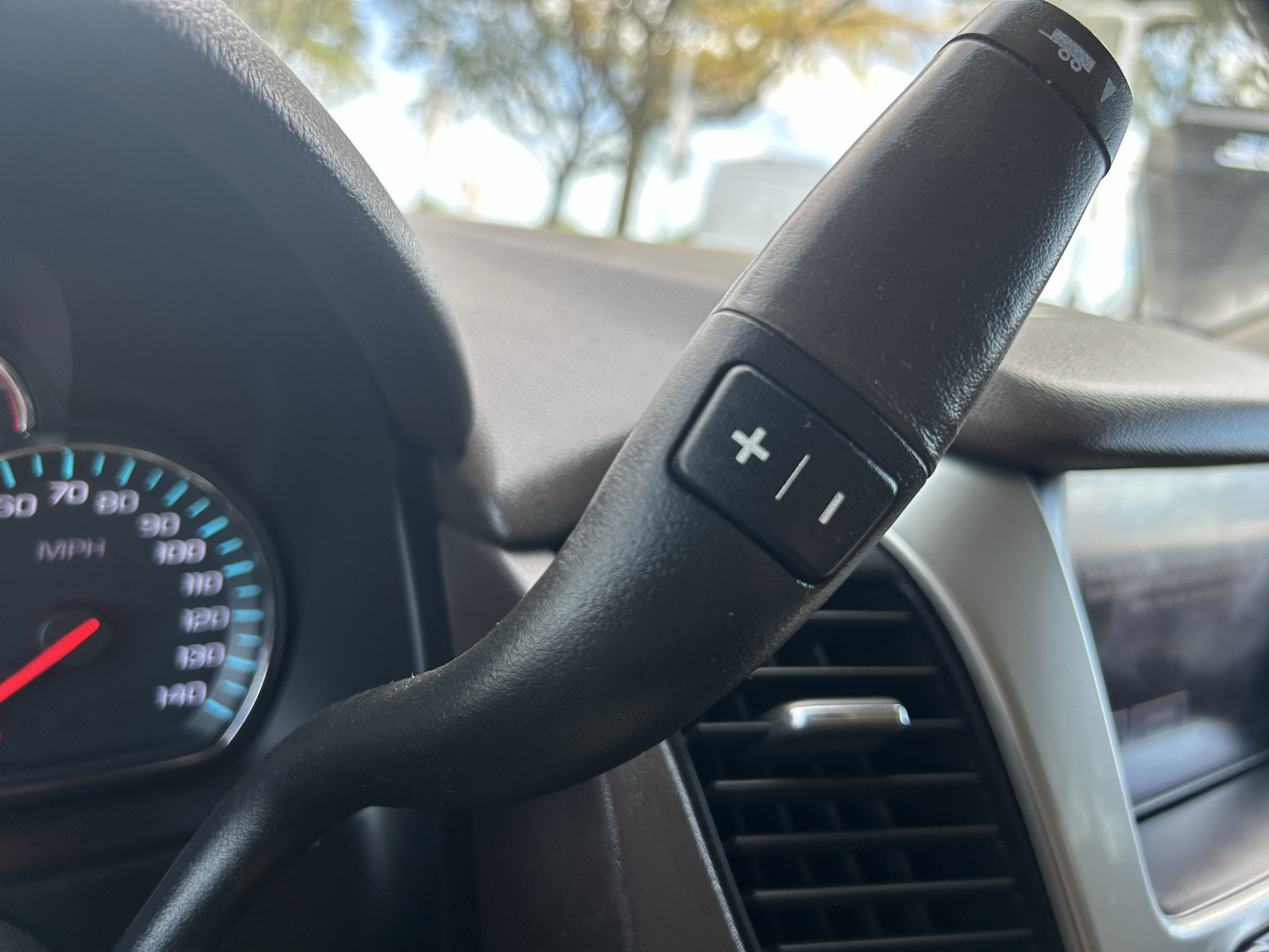 Used 2019 Chevrolet Suburban LT RWD image 19