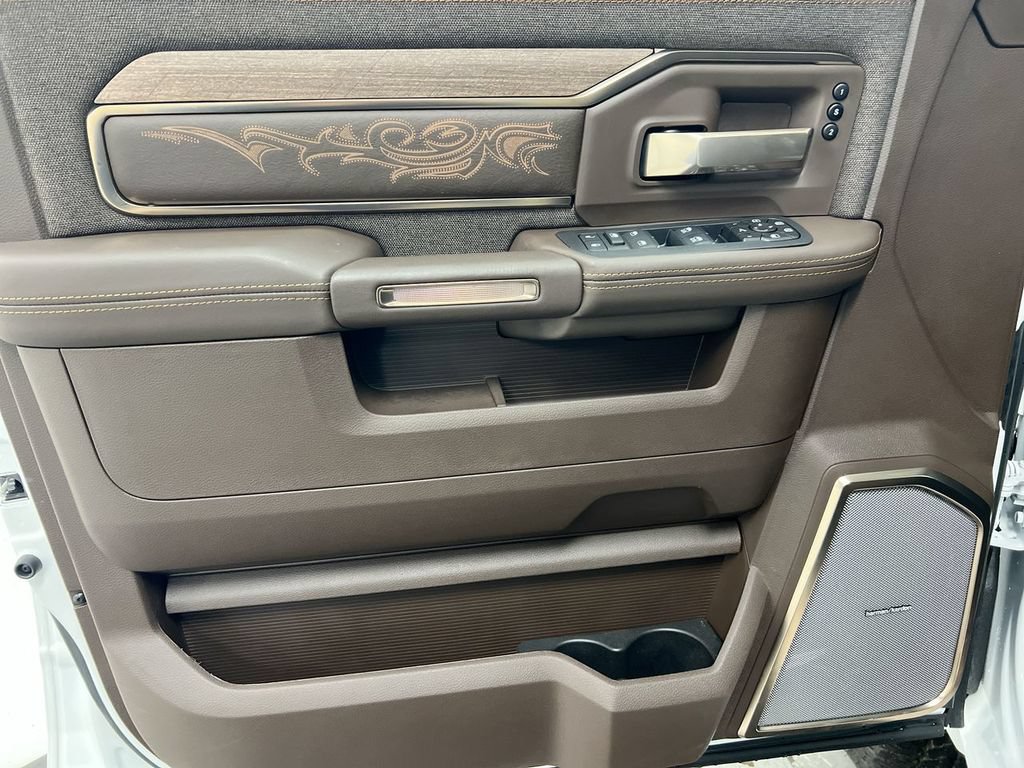 New 2026 RAM 2500 Limited AWD/4WD image 21