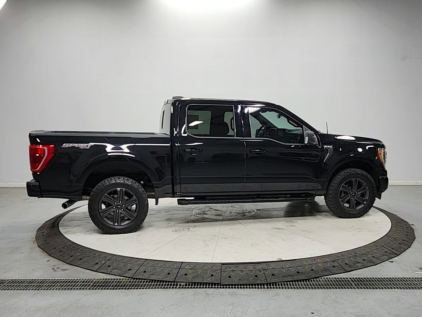 Used 2023 Ford F150 XLT w/ Equipment Group 302A High image 8