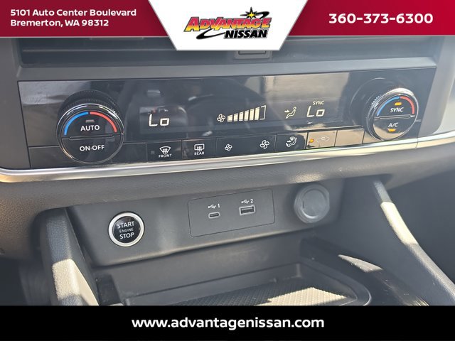 Used 2023 Nissan Rogue SV FWD image 17