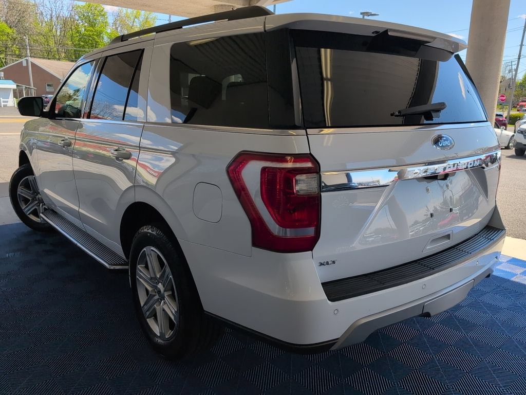 Used 2019 Ford Expedition XLT w/ Equipment Group 202A AWD/4WD image 4