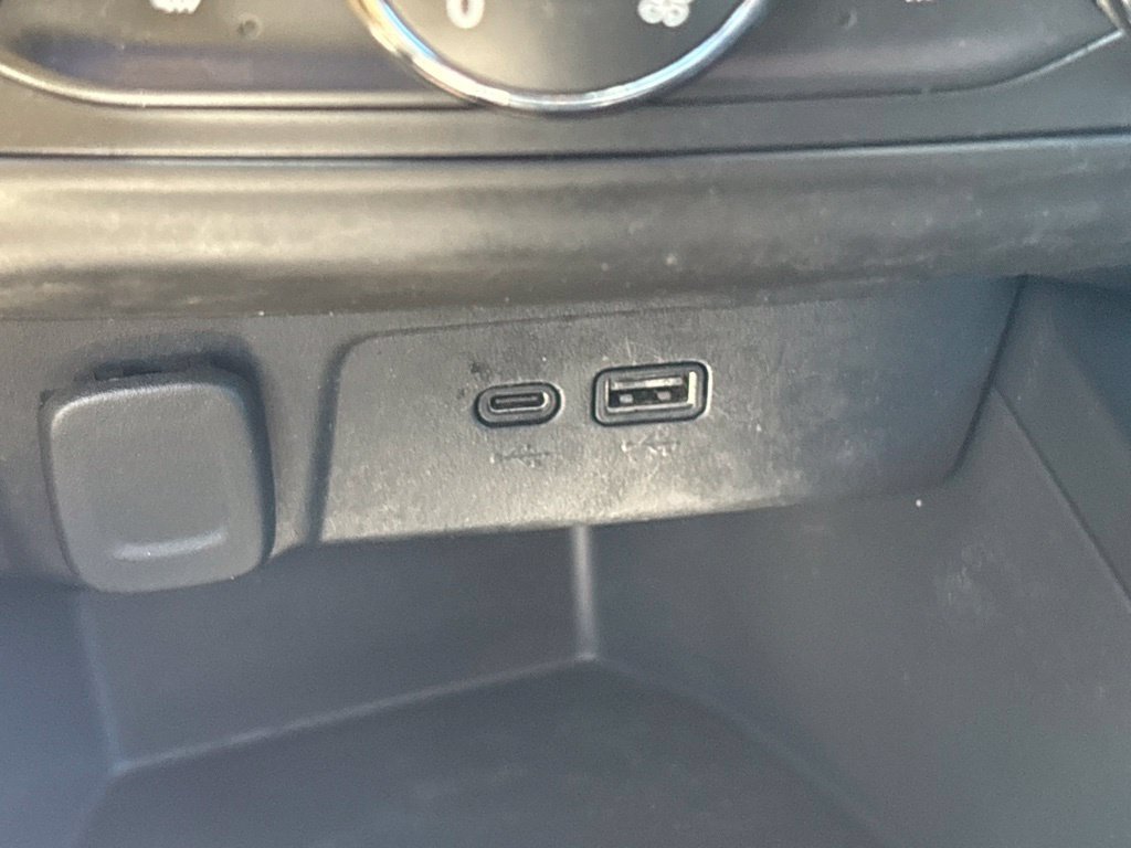 Certified 2024 Chevrolet Trax LS w/ LS Convenience Package FWD image 18
