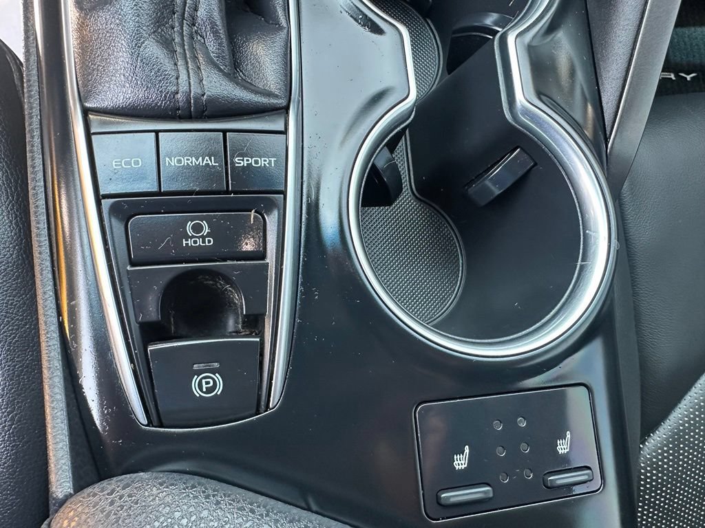 Used 2018 Toyota Camry XSE FWD image 17