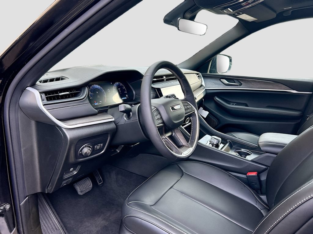 New 2026 Jeep Grand Cherokee L Limited w/ Limited Altitude Package AWD/4WD image 27