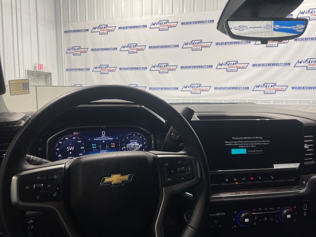 Used 2025 Chevrolet Silverado 2500 LTZ w/ LTZ Plus Package image 2