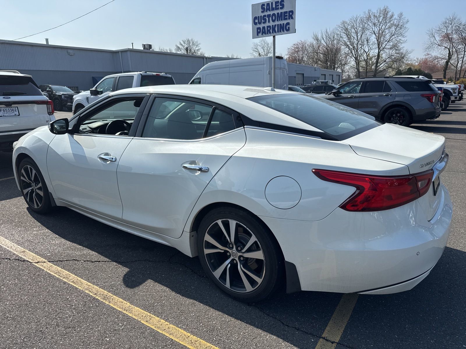 Used 2018 Nissan Maxima 3.5 SV image 2