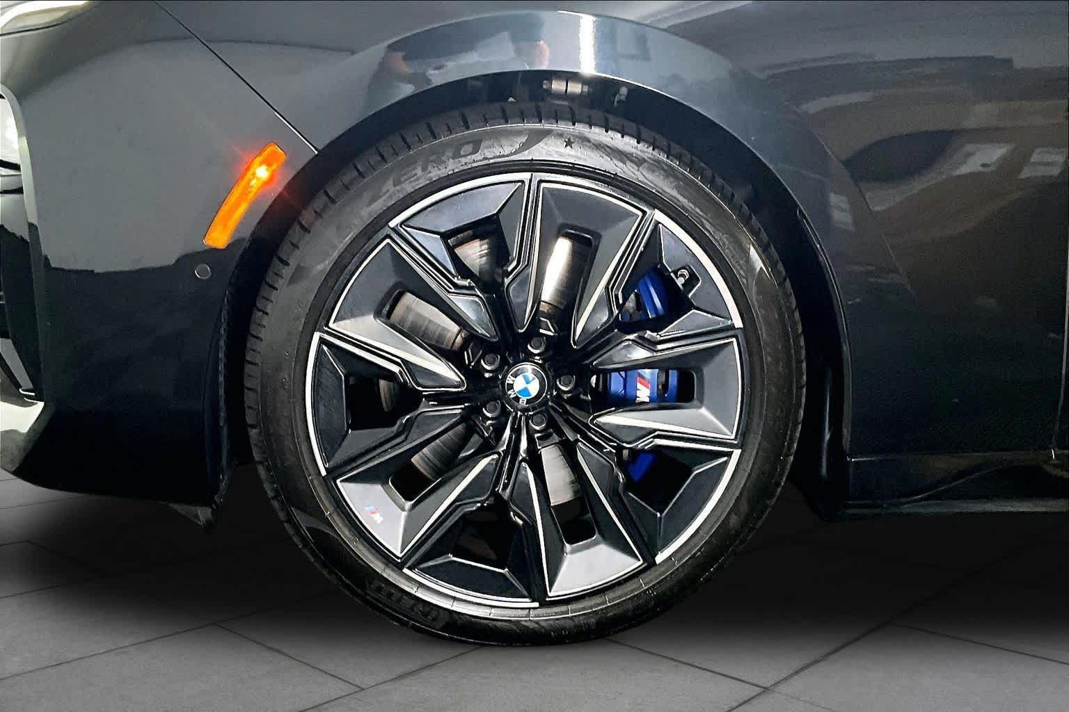 Used 2023 BMW 760i xDrive AWD/4WD image 11