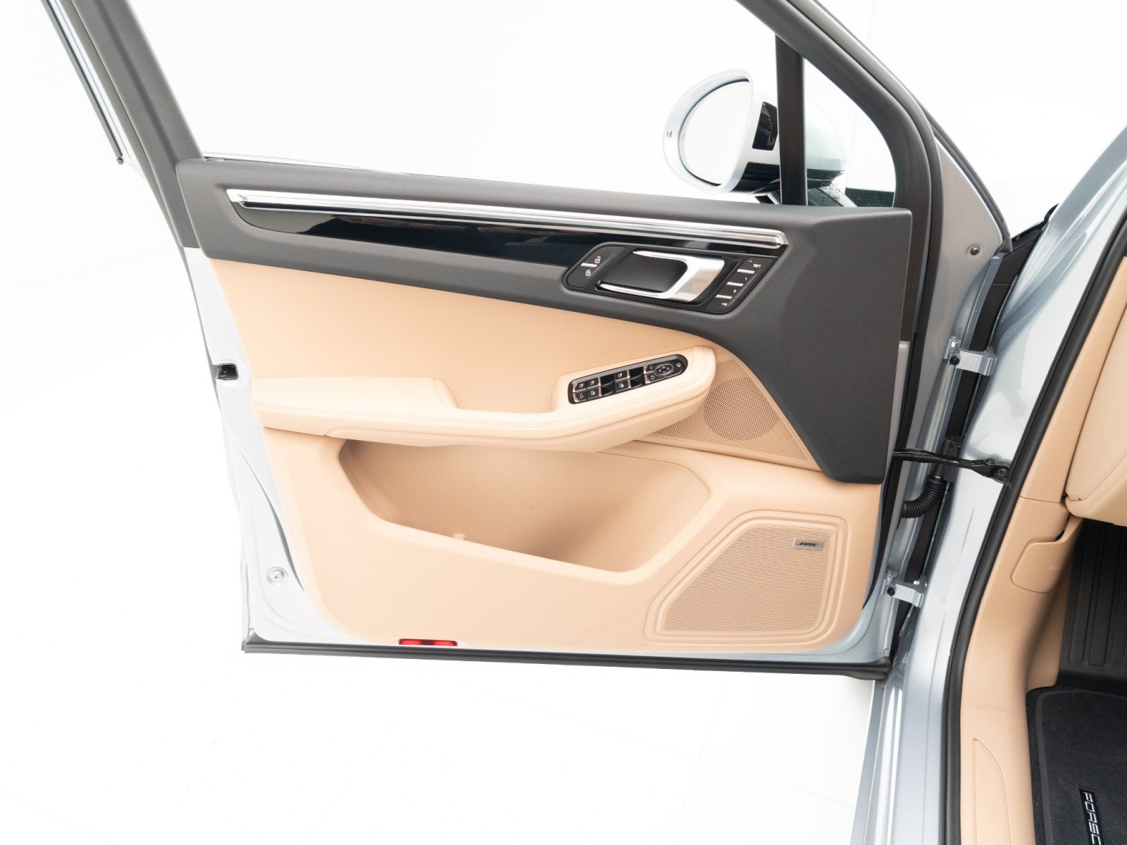 New 2026 Porsche Macan image 22