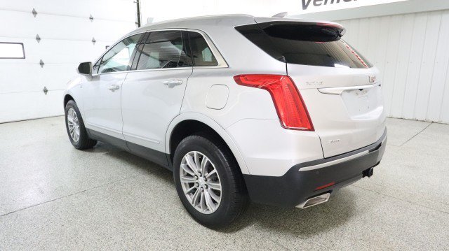 Used 2017 Cadillac XT5 Luxury w/ Driver Awareness Package AWD/4WD image 3