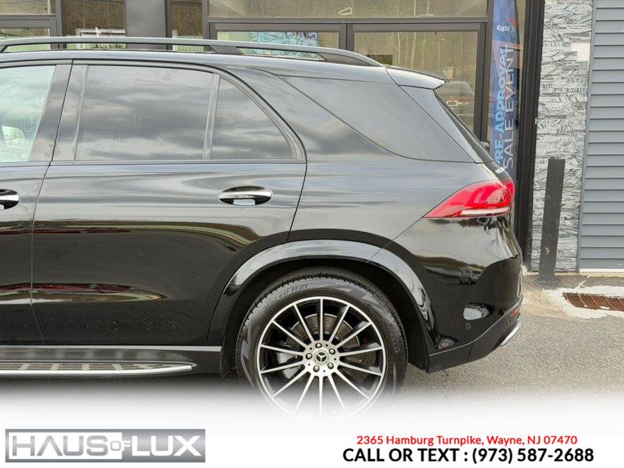 Used 2020 Mercedes-Benz GLE 350 4MATIC w/ AMG Line Exterior image 9