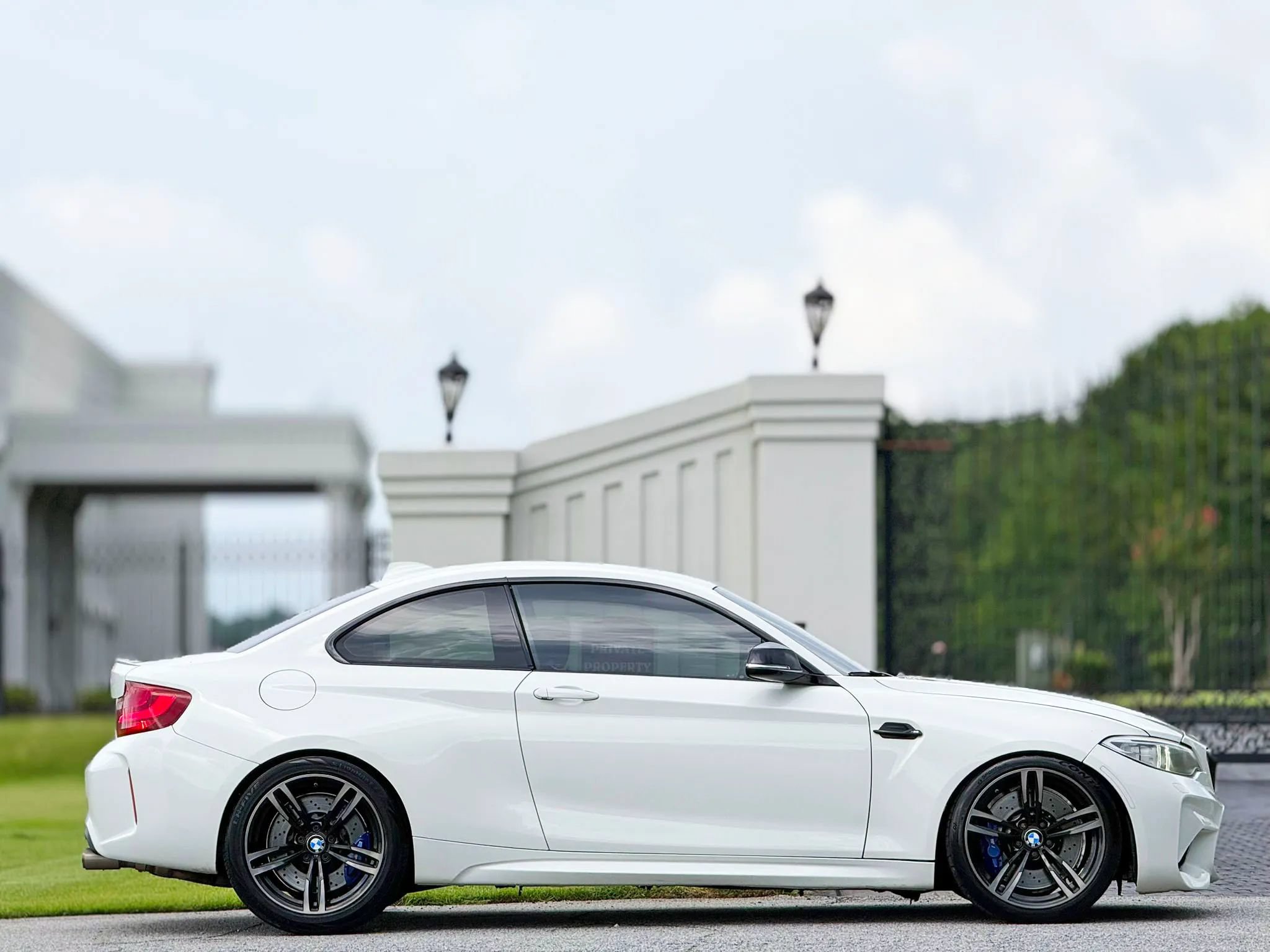 Used 2017 BMW M2 RWD image 6