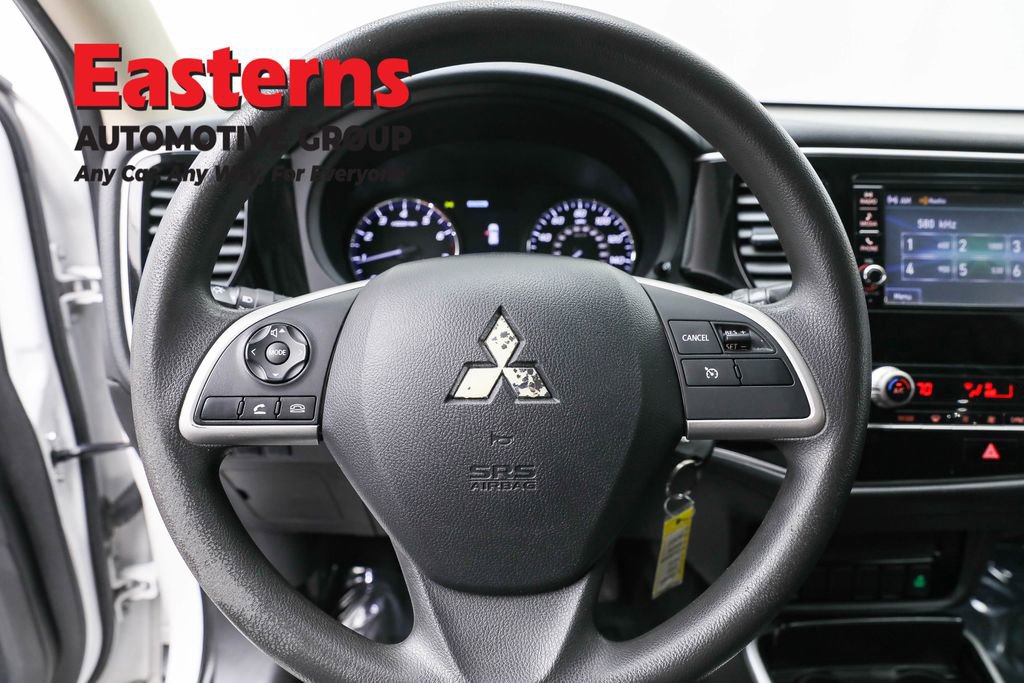 Used 2020 Mitsubishi Outlander ES image 10
