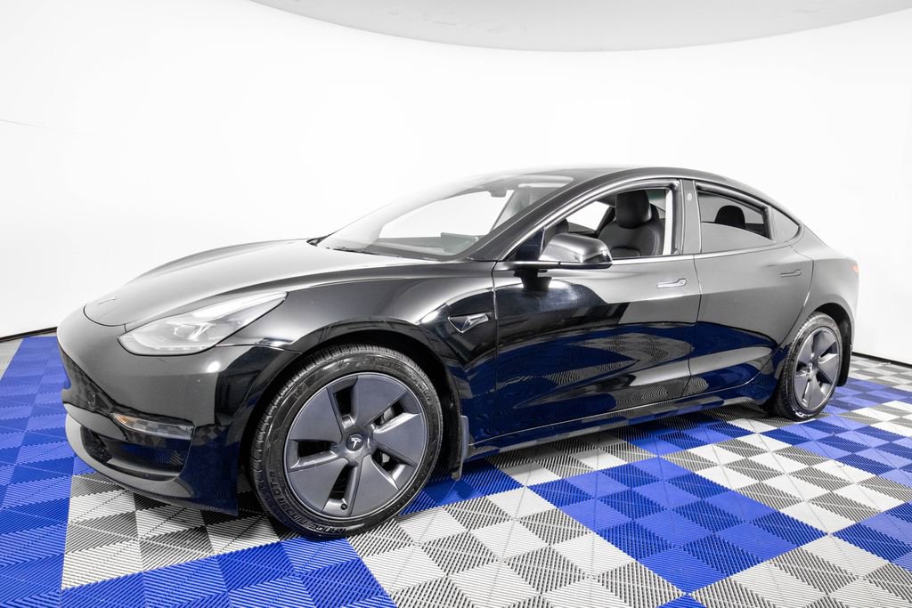 Used 2023 Tesla Model 3 Standard Range RWD image 1