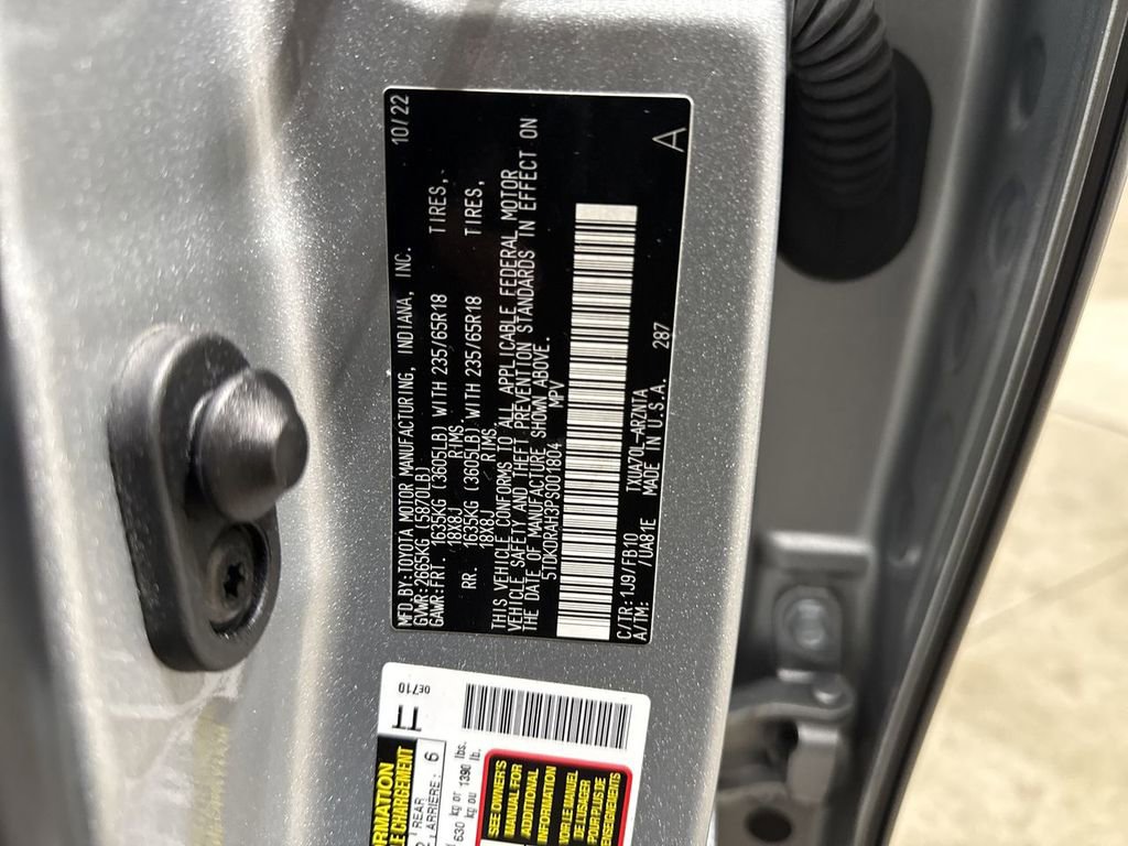 Used 2023 Toyota Highlander LE image 28