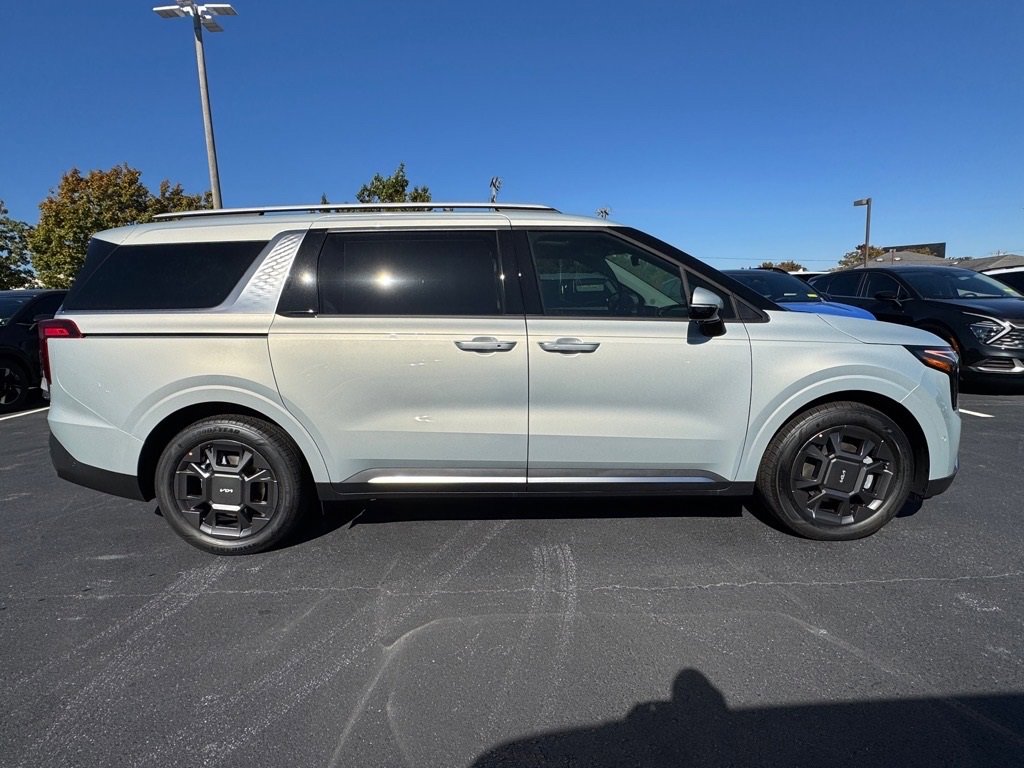 New 2026 Kia Carnival SX image 2