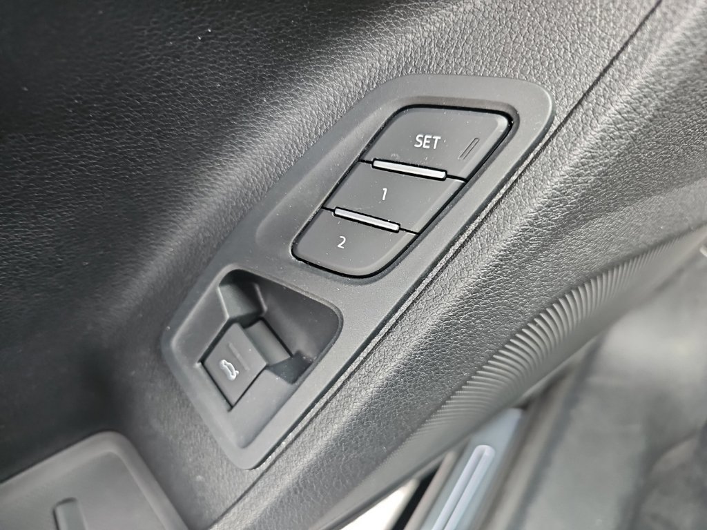 Used 2025 Audi Q3 2.0T Premium w/ Convenience Package AWD/4WD image 10